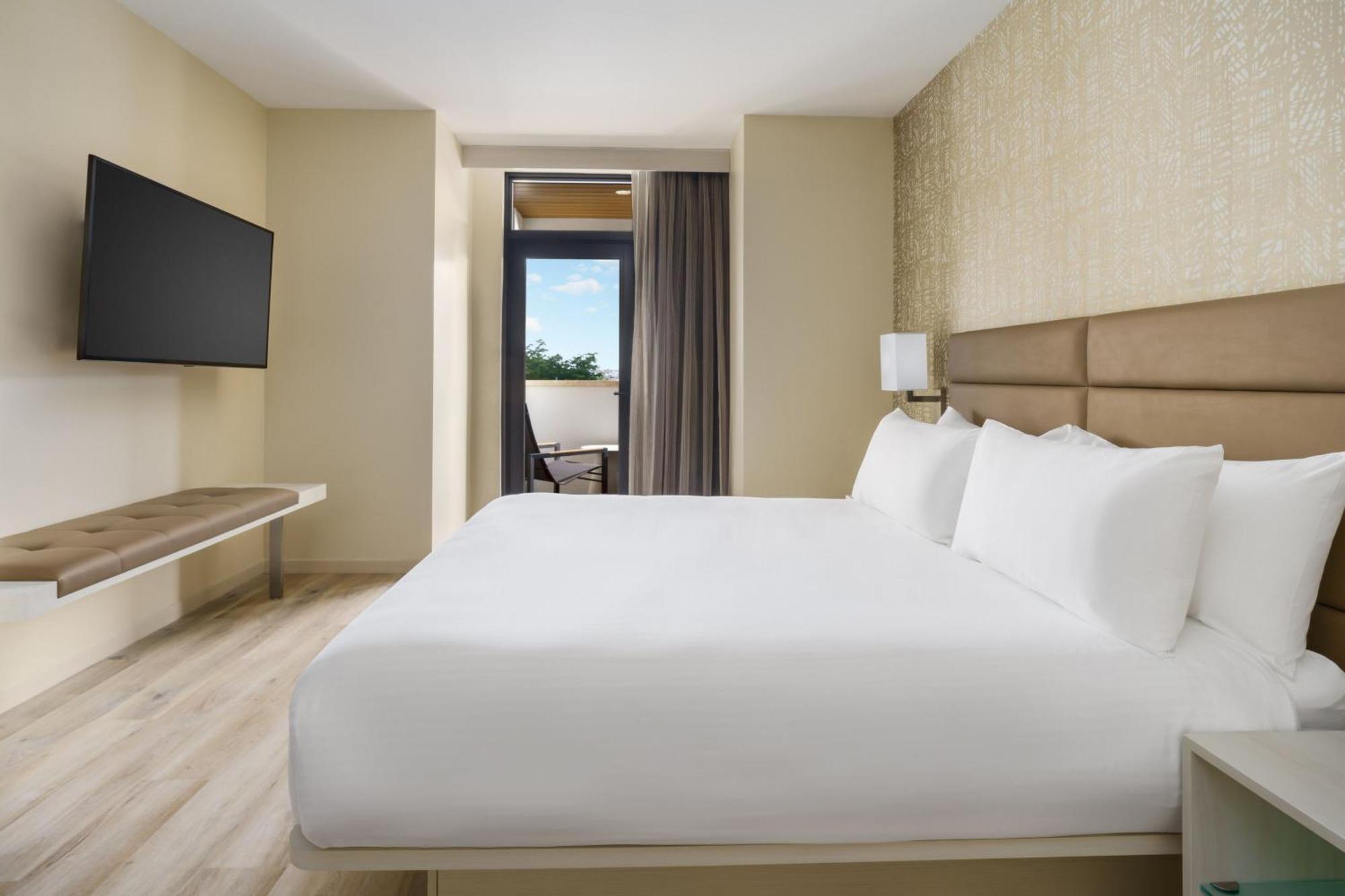 Ac Hotel By Marriott Naples 5Th Avenue Экстерьер фото