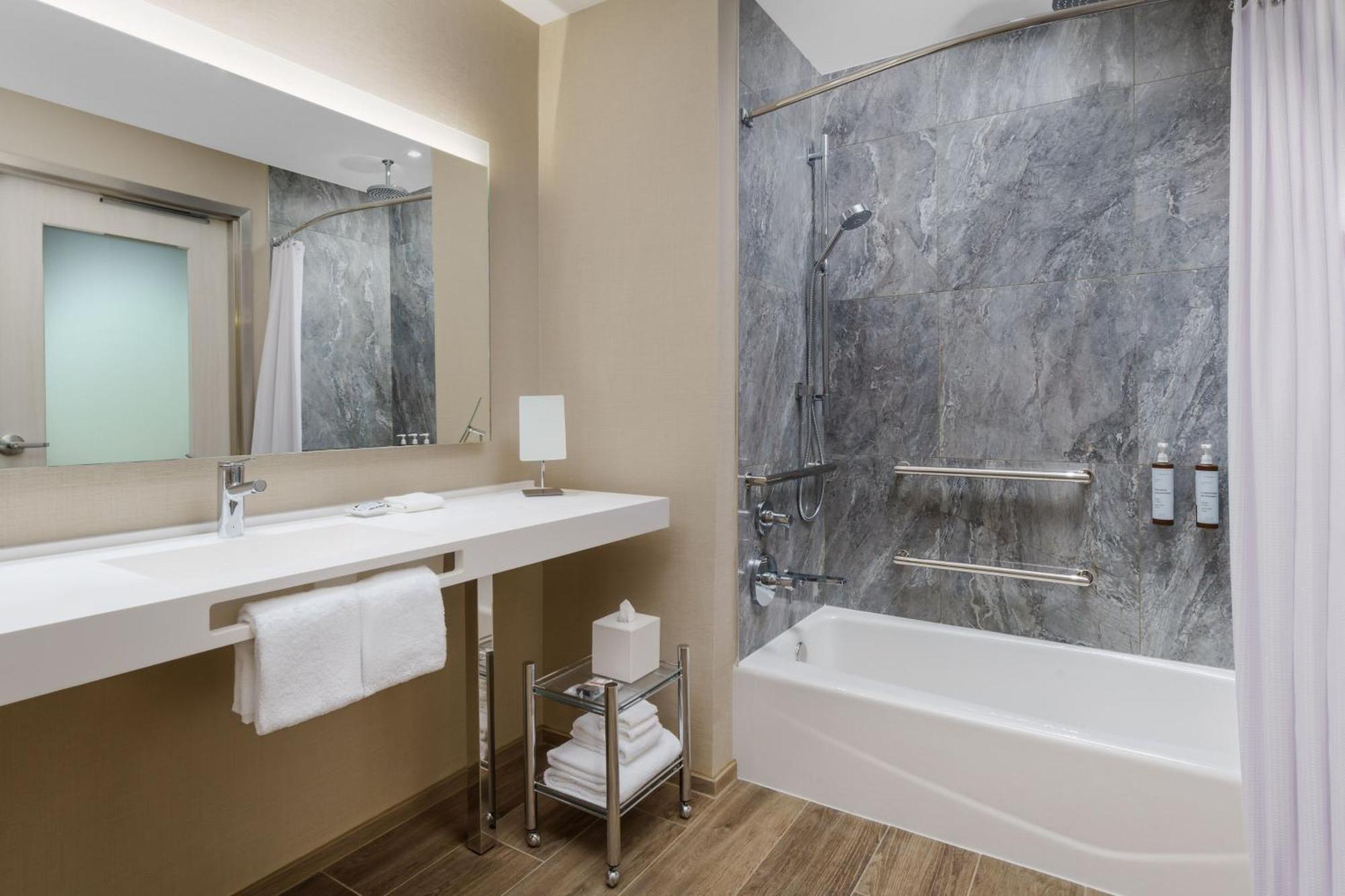 Ac Hotel By Marriott Naples 5Th Avenue Экстерьер фото